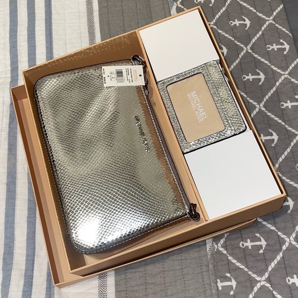 Michael Kors Handbags - MICHAEL Michael Kors NWT Silver Snake Pouchette & Card Case Gift Set Box